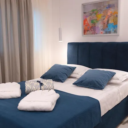 Versusartsuites Apartment